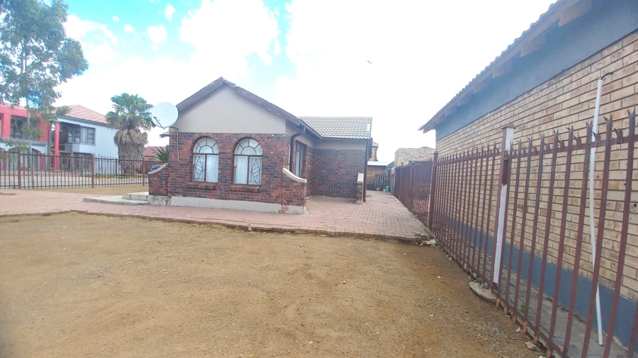 3 Bedroom Property for Sale in Vista Park Free State